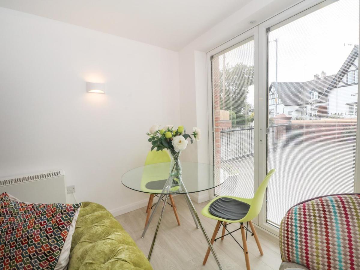 The Lodge At Cross Cottage Wrexham Extérieur photo